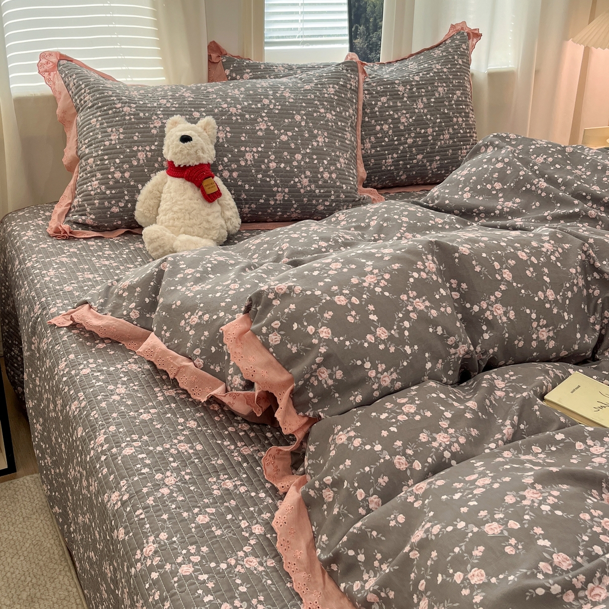 91家纺网 家纺一手货源 找家纺 优悦生活馆 2025新款全棉花边床盖四件套 花田