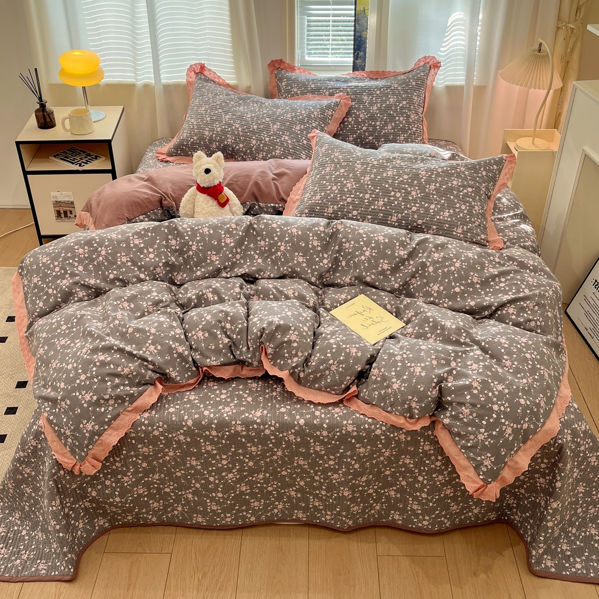 91家纺网 家纺一手货源 找家纺 优悦生活馆 2025新款全棉花边床盖四件套 花田