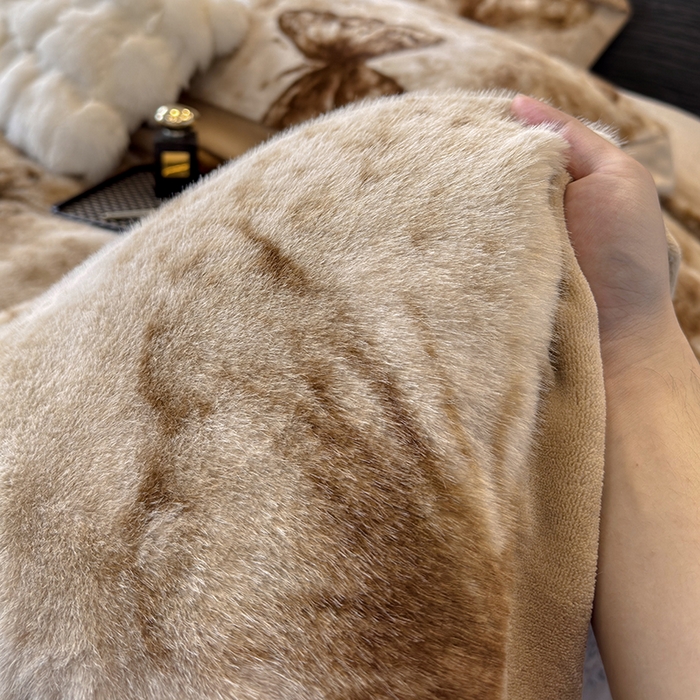 91家纺网 家纺一手货源 找家纺 若未家居 LOVEWE HOUSE 2025新款蝴蝶风仿真貂绒床盖四件套A版400克B版260克-月光女神 月光女神 米杏