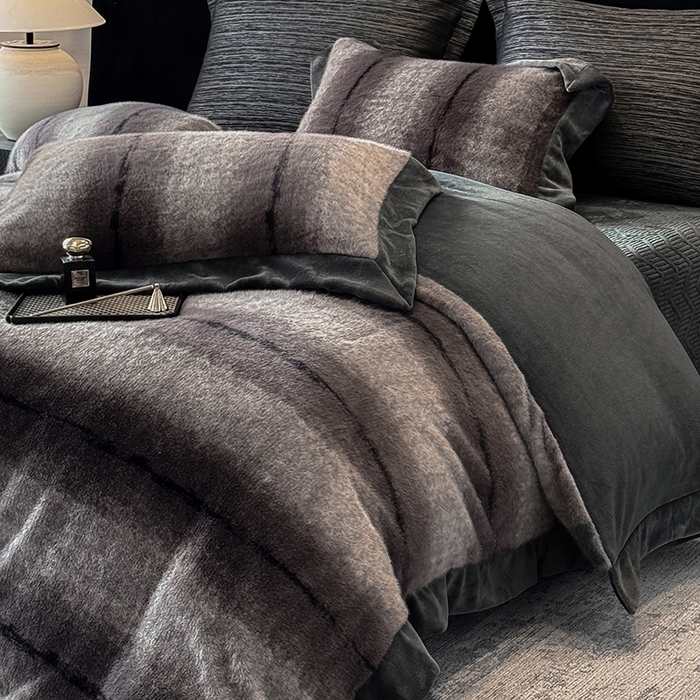 91家纺网 家纺一手货源 找家纺 若未2025新款法式莱赛尔天丝印花镂空夏被和夏被四件套 花艳（咖）