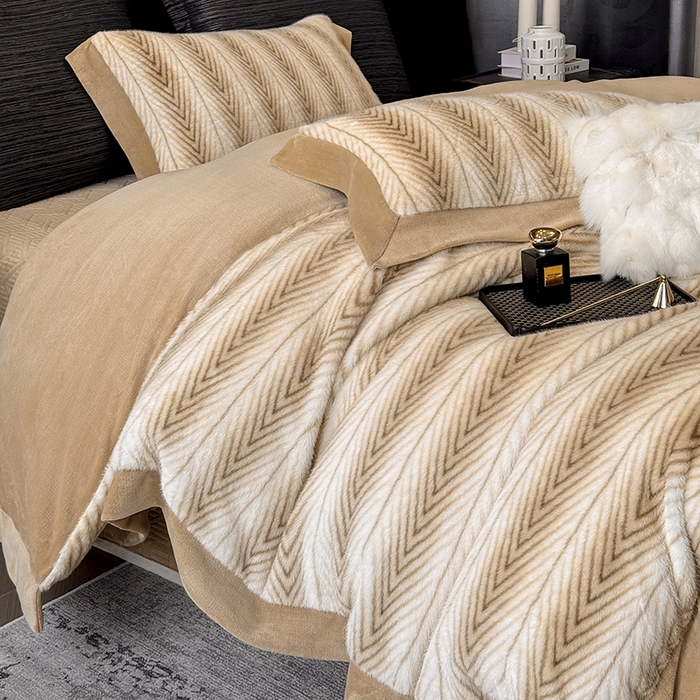 91家纺网 家纺一手货源 找家纺 若未2025新款法式莱赛尔天丝印花镂空夏被和夏被四件套 花艳（咖）