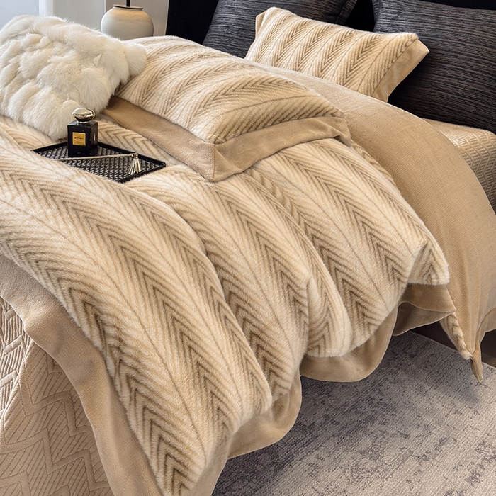 91家纺网 家纺一手货源 找家纺 （总）若未家居 LOVEWE HOUSE 2025新款轻奢中古风风仿真貂绒床盖四件套A版400克B版260克-阿波罗