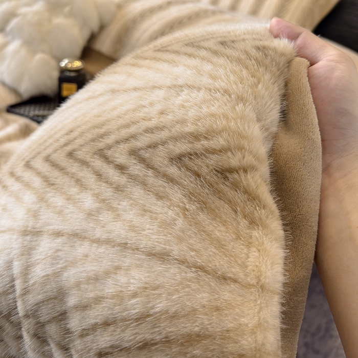 91家纺网 家纺一手货源 找家纺 （总）若未家居 LOVEWE HOUSE 2025新款轻奢中古风风仿真貂绒床盖四件套A版400克B版260克-阿波罗