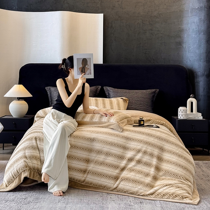 91家纺网 家纺一手货源 找家纺 （总）若未家居 LOVEWE HOUSE 2025新款轻奢中古风风仿真貂绒床盖四件套A版400克B版260克-阿波罗