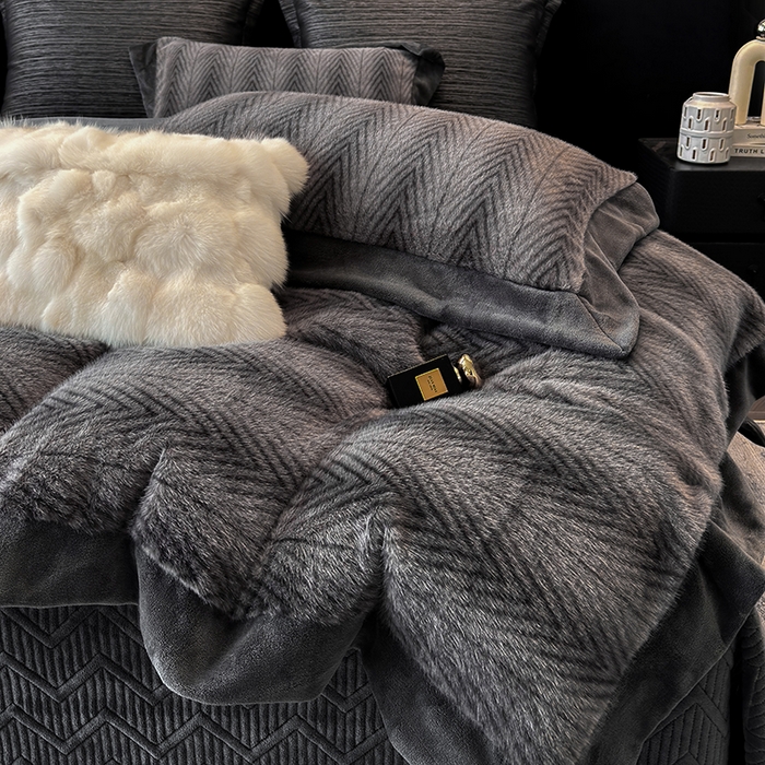 91家纺网 家纺一手货源 找家纺 若未家居 LOVEWE HOUSE 2025新款轻奢中古风风仿真貂绒床盖四件套A版400克B版260克-阿波罗 阿波罗 耀夜黑