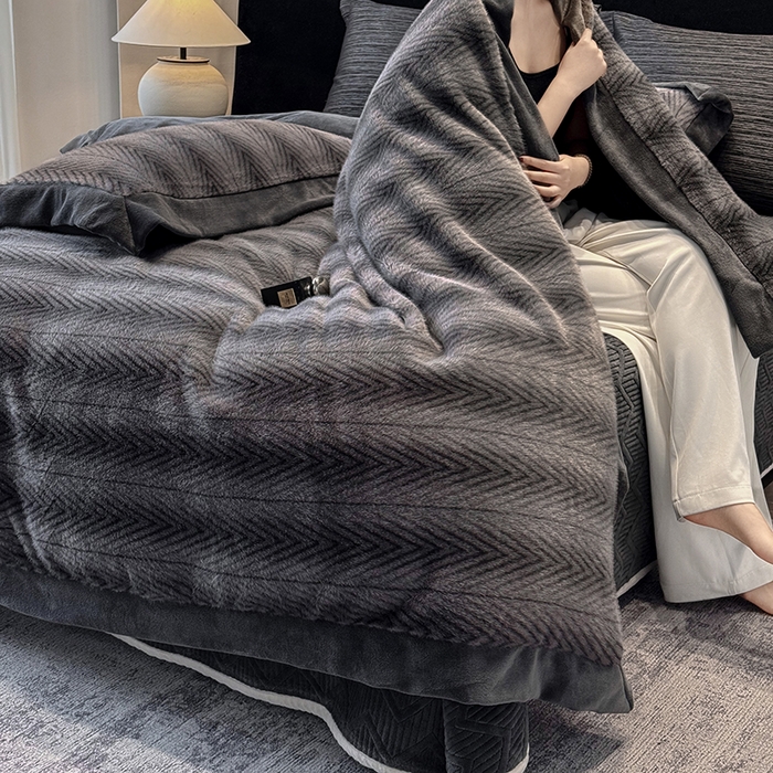 91家纺网 家纺一手货源 找家纺 若未家居 LOVEWE HOUSE 2025新款轻奢中古风风仿真貂绒床盖四件套A版400克B版260克-阿波罗 阿波罗 耀夜黑