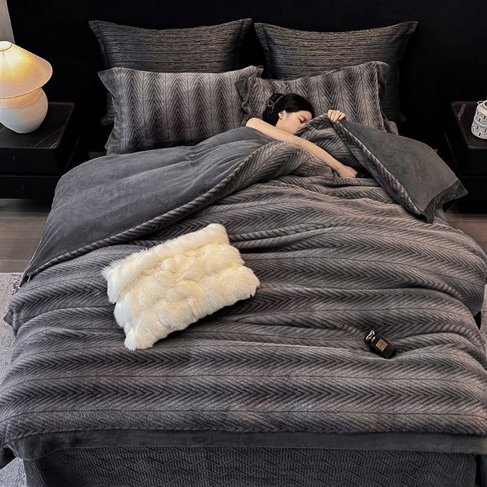 91家纺网 家纺一手货源 找家纺 若未家居 LOVEWE HOUSE 2025新款轻奢中古风风仿真貂绒床盖四件套A版400克B版260克-阿波罗 阿波罗 耀夜黑