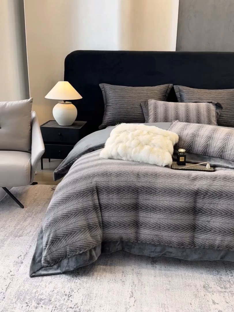 91家纺网 家纺一手货源 找家纺 若未家居 LOVEWE HOUSE 2025新款轻奢中古风风仿真貂绒床盖四件套A版400克B版260克-阿波罗 阿波罗 耀夜黑