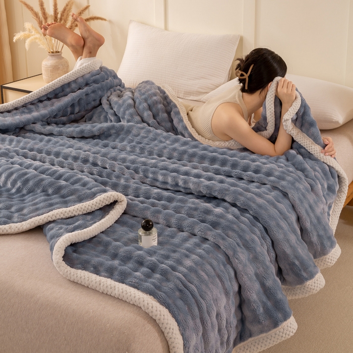 91家纺网 家纺一手货源 找家纺 爱彼家纺 2025热门冬季新款玉兔云绒毛毯单盖毯-多主图系列一 玉兔云绒-雾蓝