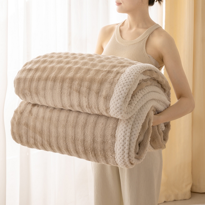 91家纺网 家纺一手货源 找家纺 爱彼家纺 2025热门冬季新款玉兔云绒毛毯单盖毯-多主图系列一 玉兔云绒-米咖