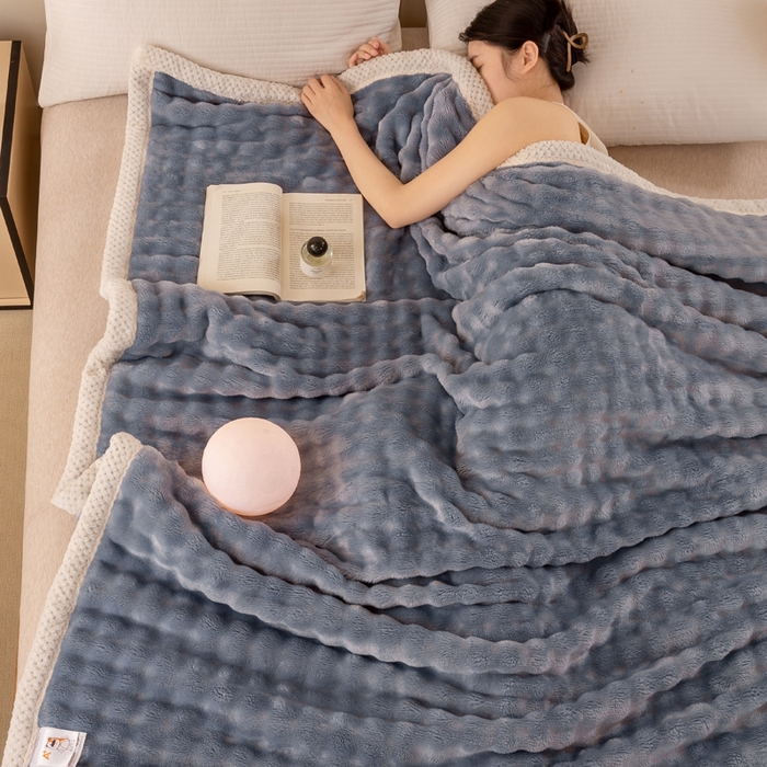 91家纺网 家纺一手货源 找家纺 爱彼家纺 2025热门冬季新款玉兔云绒毛毯单盖毯-多主图系列一 玉兔云绒-雾蓝