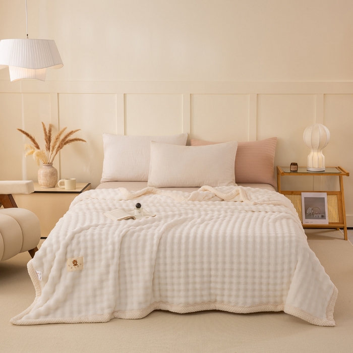 91家纺网 家纺一手货源 找家纺 爱彼家纺 2025热门冬季新款玉兔云绒毛毯单盖毯-多主图系列一 玉兔云绒-米白