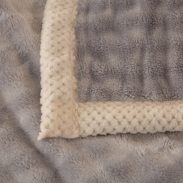 91家纺网 家纺一手货源 找家纺 爱彼家纺 2025热门冬季新款玉兔云绒毛毯单盖毯-多主图系列一 玉兔云绒-浅灰