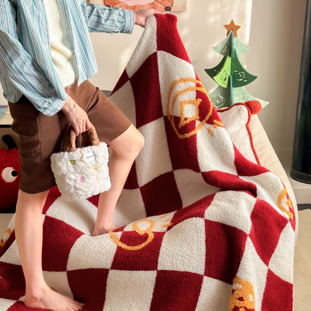 91家纺网 家纺一手货源 找家纺 多乐娜 2025新款原创设计半边绒毛毯盖毯沙发毯毯子 福气多多