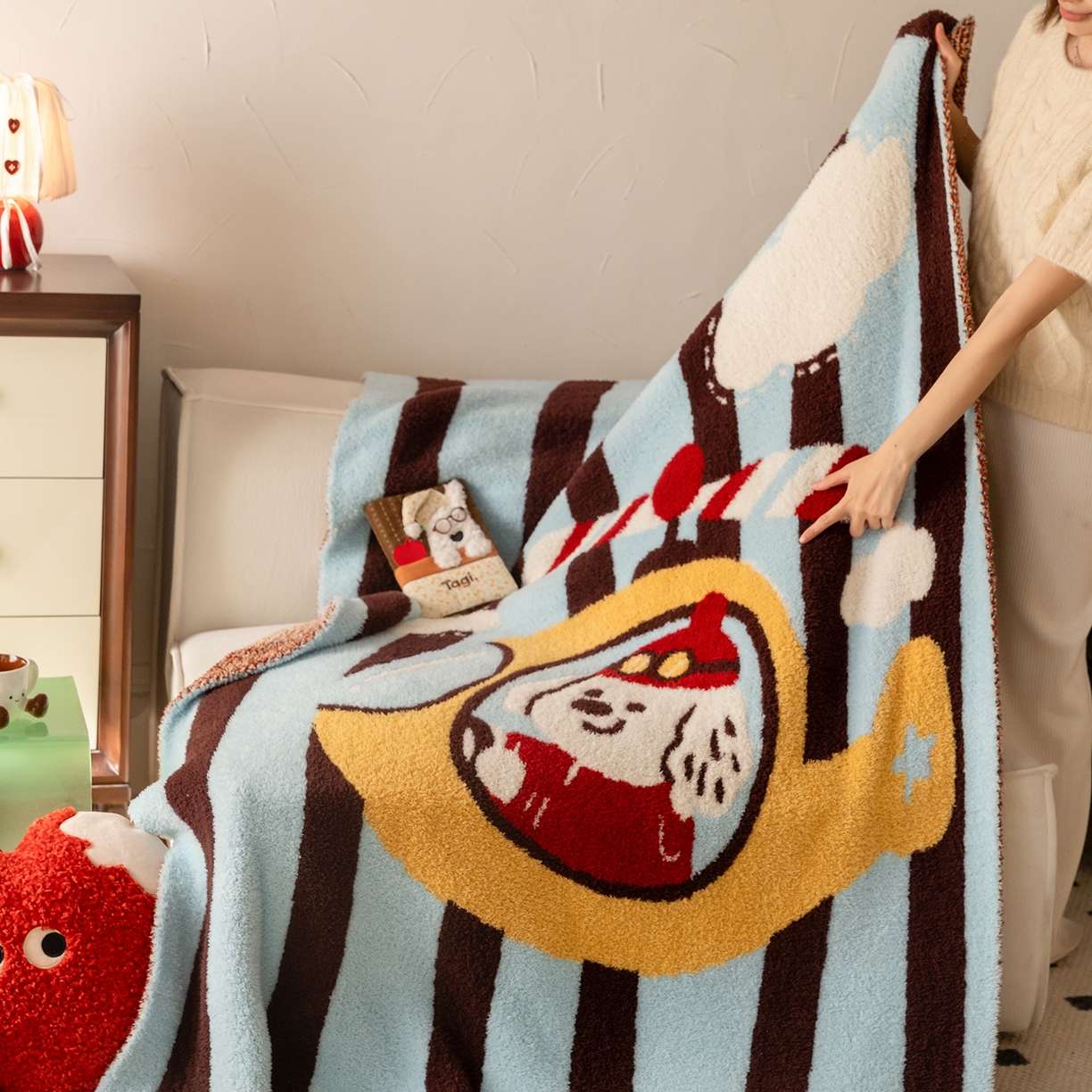 91家纺网 家纺一手货源 找家纺 多乐娜 2025新款原创设计半边绒毛毯盖毯沙发毯毯子 飞行日记