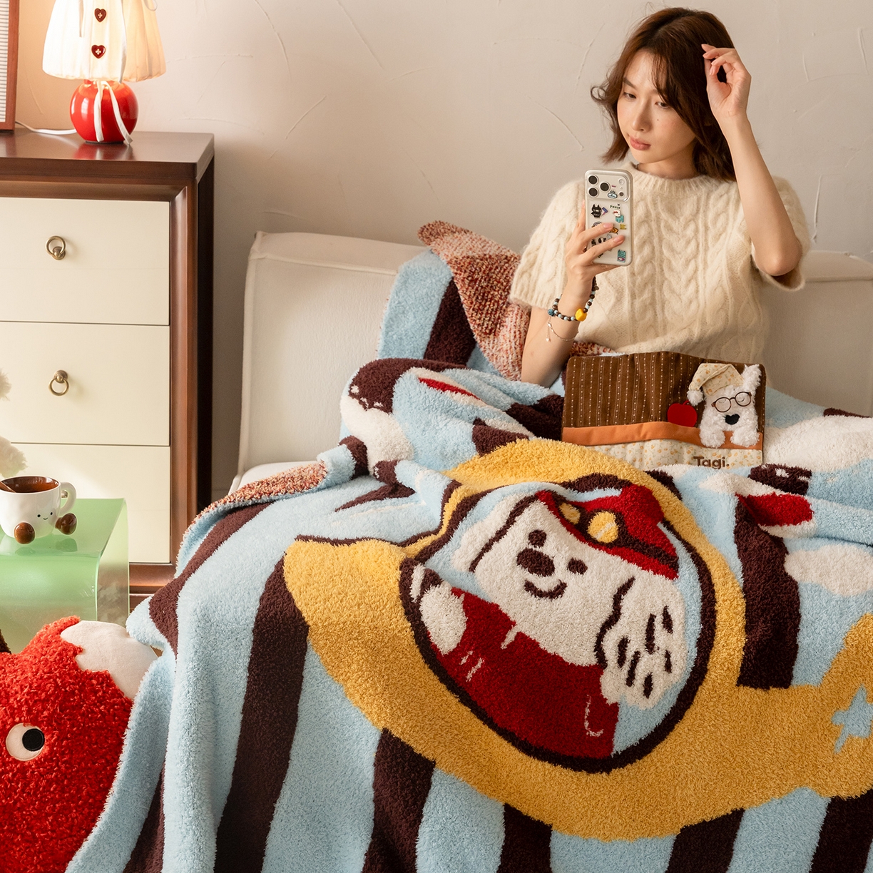 91家纺网 家纺一手货源 找家纺 多乐娜 2025新款原创设计半边绒毛毯盖毯沙发毯毯子 飞行日记