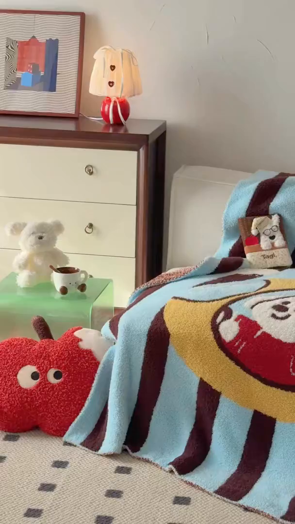 91家纺网 家纺一手货源 找家纺 多乐娜 2025新款原创设计半边绒毛毯盖毯沙发毯毯子 飞行日记