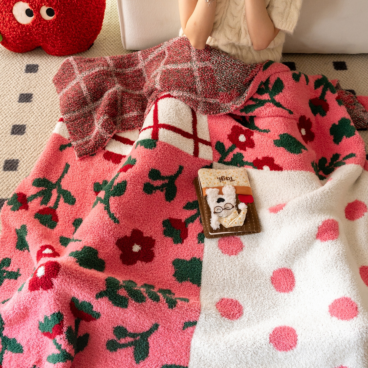 91家纺网 家纺一手货源 找家纺 多乐娜 2025新款原创设计半边绒毛毯盖毯沙发毯毯子 花漾溪岸