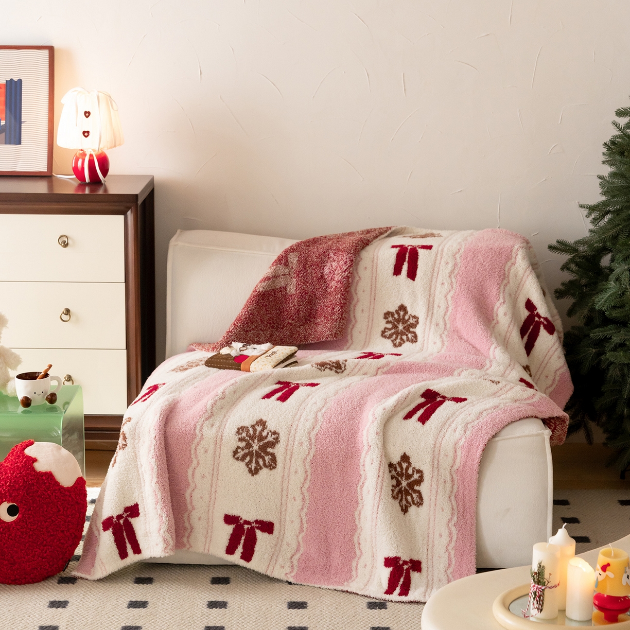 91家纺网 家纺一手货源 找家纺 多乐娜 2025新款原创设计半边绒毛毯盖毯沙发毯毯子 浆果蝴蝶结