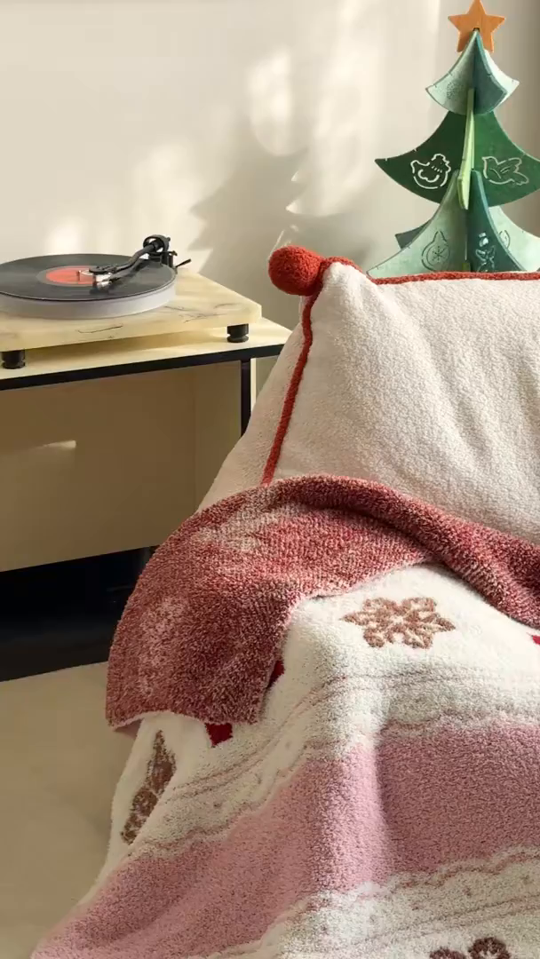 91家纺网 家纺一手货源 找家纺 多乐娜 2025新款原创设计半边绒毛毯盖毯沙发毯毯子 浆果蝴蝶结