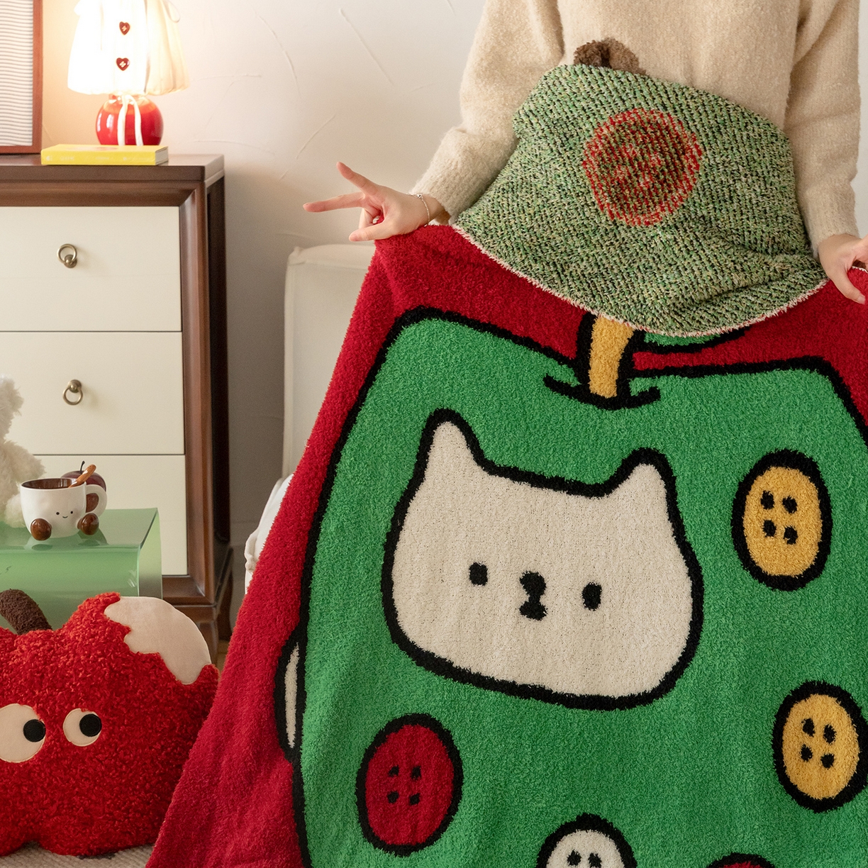 91家纺网 家纺一手货源 找家纺 多乐娜 2025新款原创设计半边绒毛毯盖毯沙发毯毯子 纽扣苹果