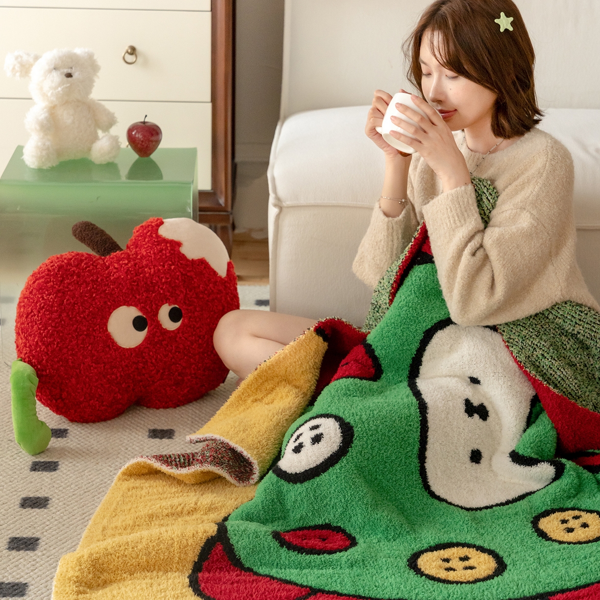 91家纺网 家纺一手货源 找家纺 多乐娜 2025新款原创设计半边绒毛毯盖毯沙发毯毯子 纽扣苹果