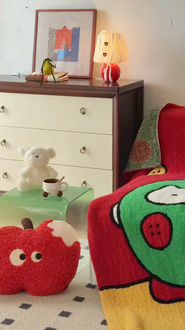 91家纺网 家纺一手货源 找家纺 多乐娜 2025新款原创设计半边绒毛毯盖毯沙发毯毯子 纽扣苹果