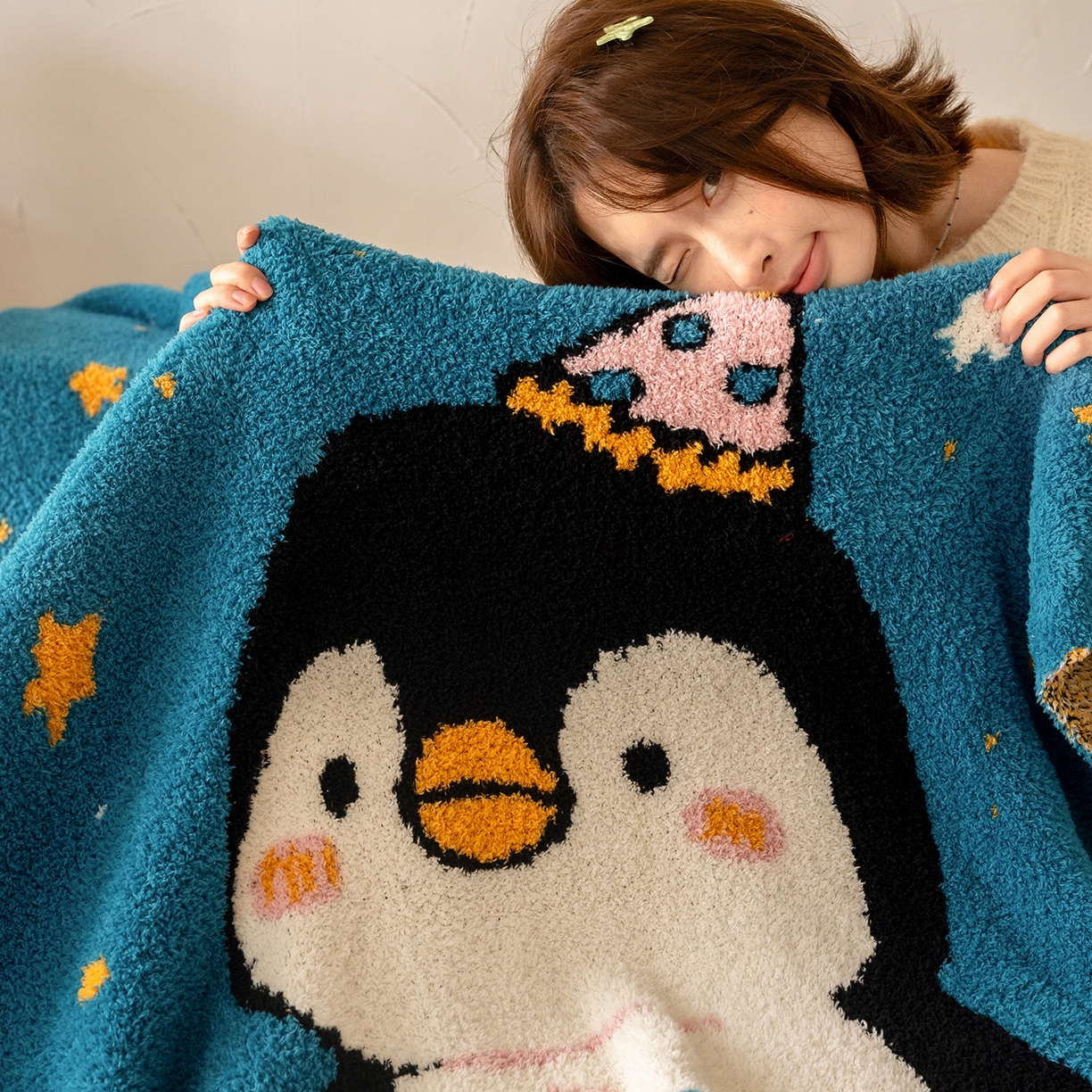 91家纺网 家纺一手货源 找家纺 多乐娜 2025新款原创设计半边绒毛毯盖毯沙发毯毯子 企鹅嘟嘟