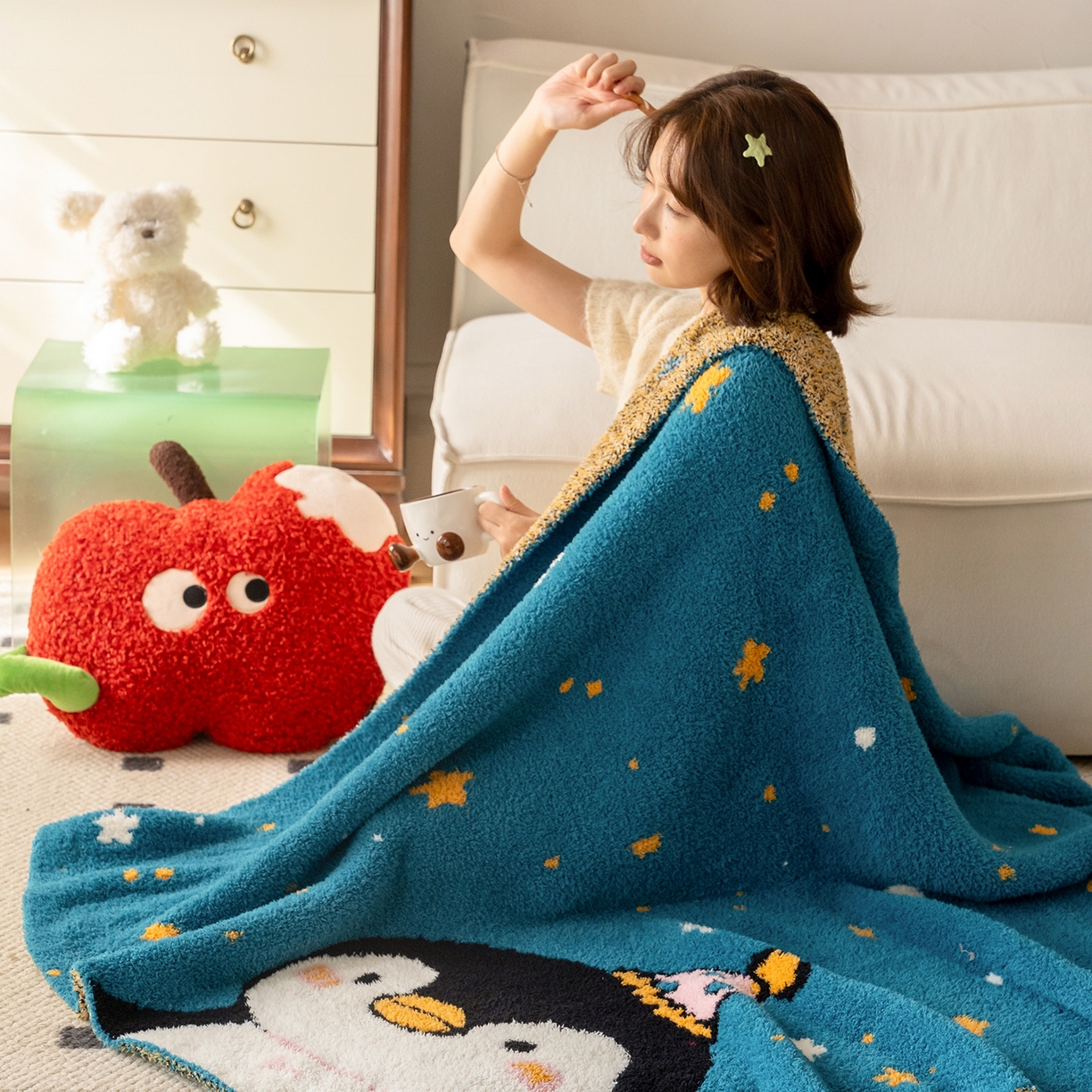 91家纺网 家纺一手货源 找家纺 多乐娜 2025新款原创设计半边绒毛毯盖毯沙发毯毯子 企鹅嘟嘟