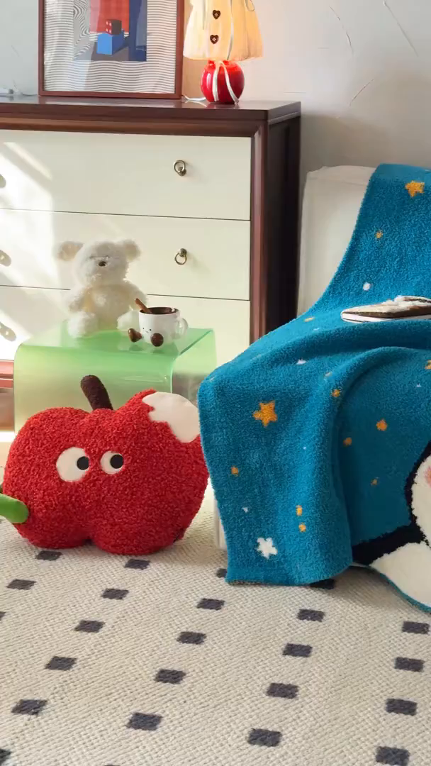 91家纺网 家纺一手货源 找家纺 多乐娜 2025新款原创设计半边绒毛毯盖毯沙发毯毯子 企鹅嘟嘟