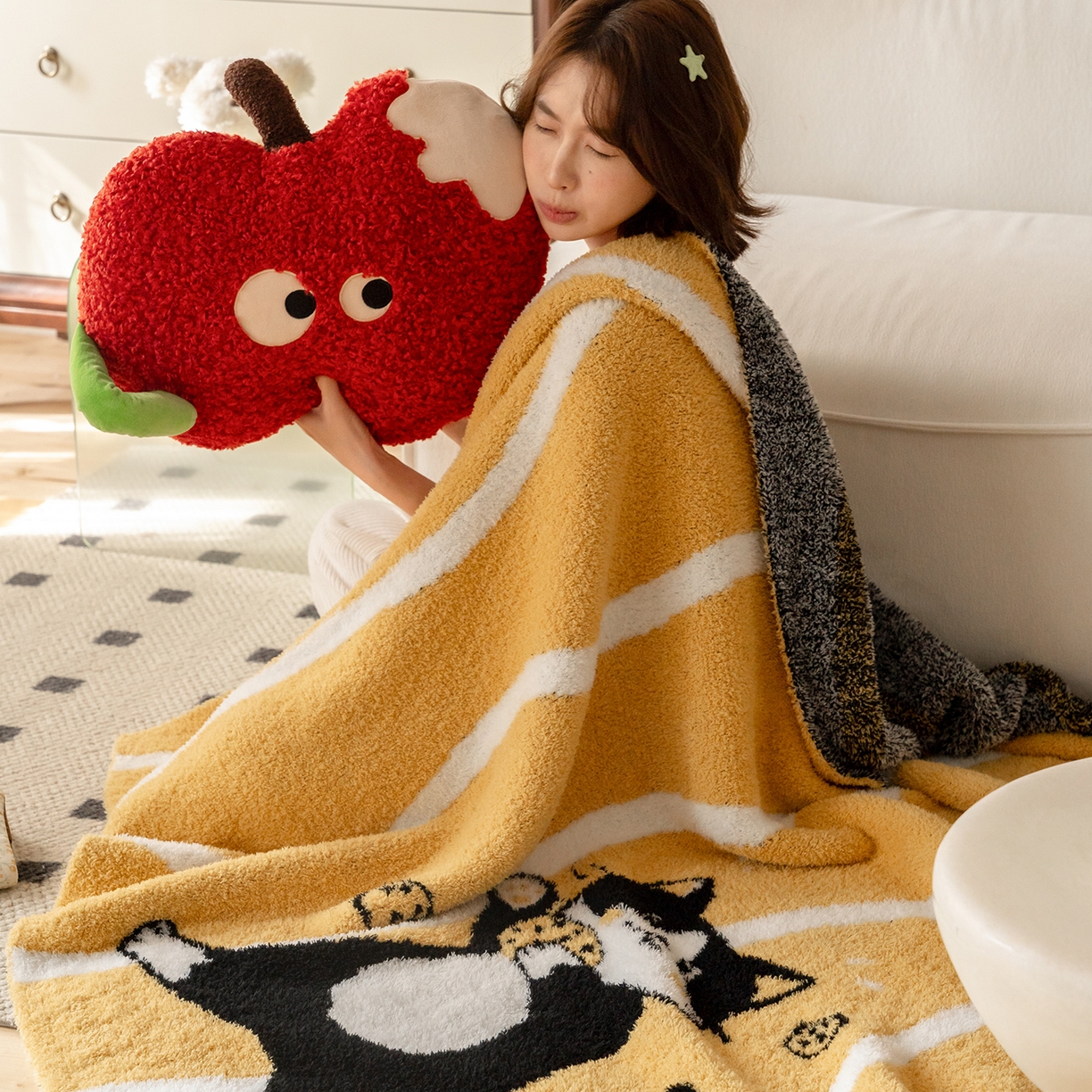 91家纺网 家纺一手货源 找家纺 多乐娜 2025新款原创设计半边绒毛毯盖毯沙发毯毯子 曲奇黑喵