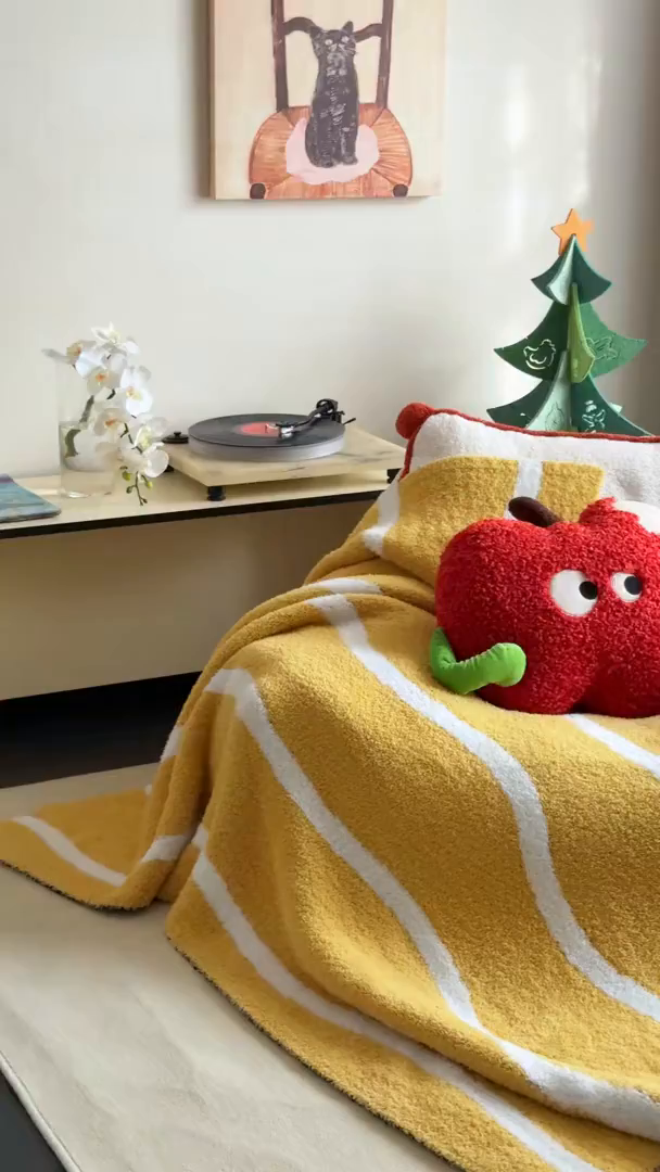 91家纺网 家纺一手货源 找家纺 多乐娜 2025新款原创设计半边绒毛毯盖毯沙发毯毯子 曲奇黑喵