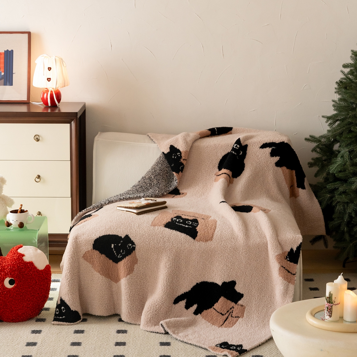 91家纺网 家纺一手货源 找家纺 多乐娜 2025新款原创设计半边绒毛毯盖毯沙发毯毯子 捉迷藏的喵