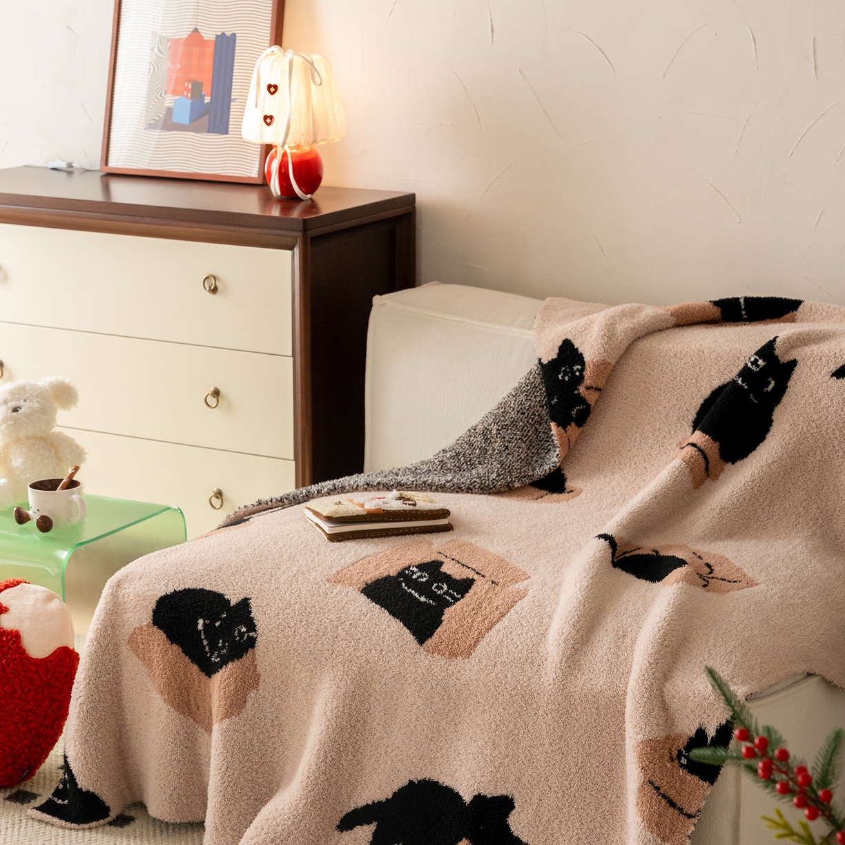 91家纺网 家纺一手货源 找家纺 多乐娜 2025新款原创设计半边绒毛毯盖毯沙发毯毯子 捉迷藏的喵