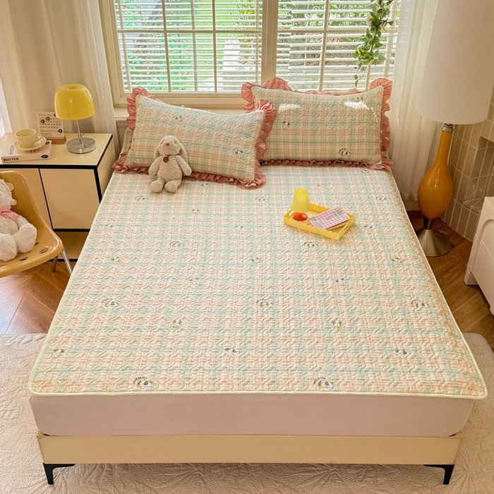 91家纺网 家纺一手货源 找家纺 美达家纺 新款A类全棉夹棉防滑可机洗床盖全棉直边软席款（可定制）格诺狗