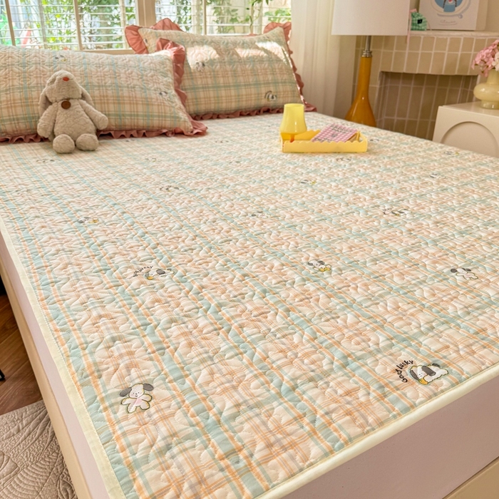 91家纺网 家纺一手货源 找家纺 美达家纺 新款A类全棉夹棉防滑可机洗床盖全棉直边软席款（可定制）格诺狗