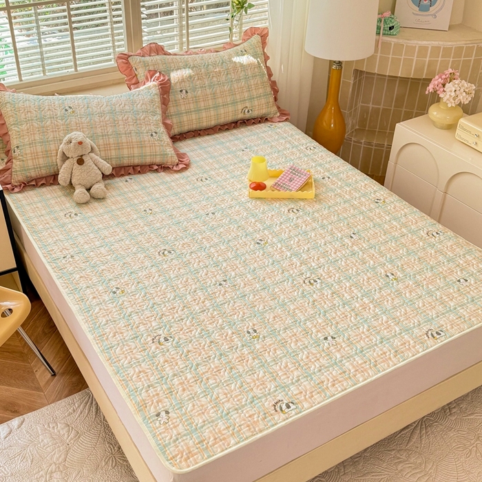 91家纺网 家纺一手货源 找家纺 美达家纺 新款A类全棉夹棉防滑可机洗床盖全棉直边软席款（可定制）格诺狗