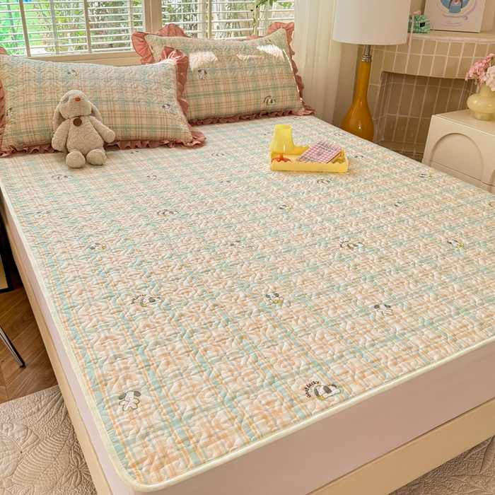 91家纺网 家纺一手货源 找家纺 美达家纺 新款A类全棉夹棉防滑可机洗床盖全棉直边软席款（可定制）格诺狗