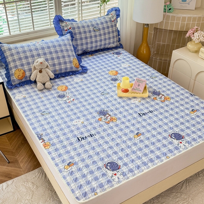 91家纺网 家纺一手货源 找家纺 美达家纺 新款A类全棉夹棉防滑可机洗床盖全棉直边软席款（可定制）太空驿站