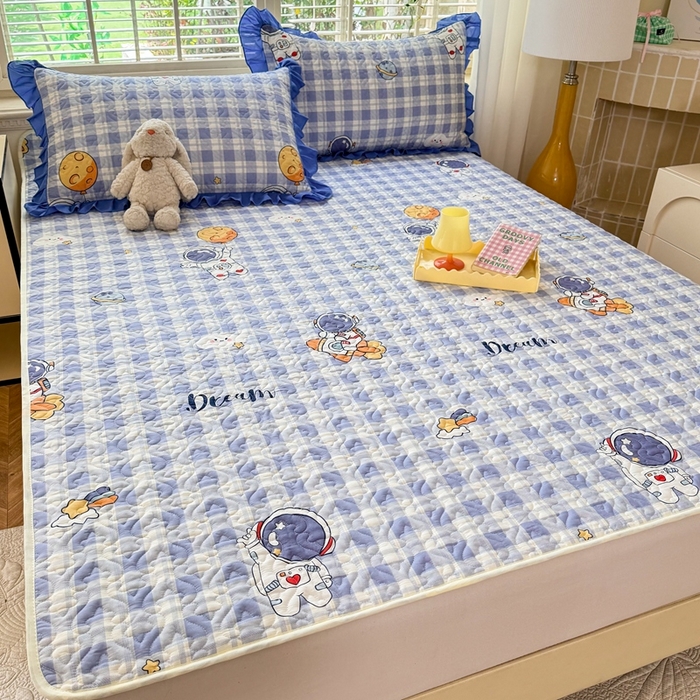 91家纺网 家纺一手货源 找家纺 美达家纺 新款A类全棉夹棉防滑可机洗床盖全棉直边软席款（可定制）太空驿站