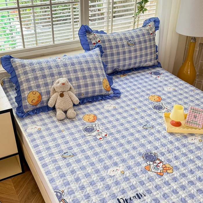 91家纺网 家纺一手货源 找家纺 美达家纺 新款A类全棉夹棉防滑可机洗床盖全棉直边软席款（可定制）太空驿站