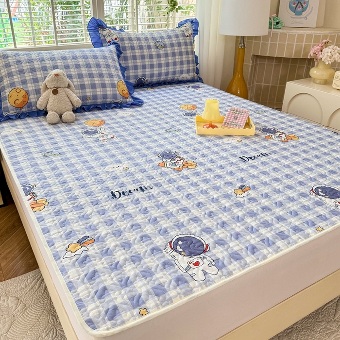 91家纺网 家纺一手货源 找家纺 美达家纺 新款A类全棉夹棉防滑可机洗床盖全棉直边软席款（可定制）太空驿站