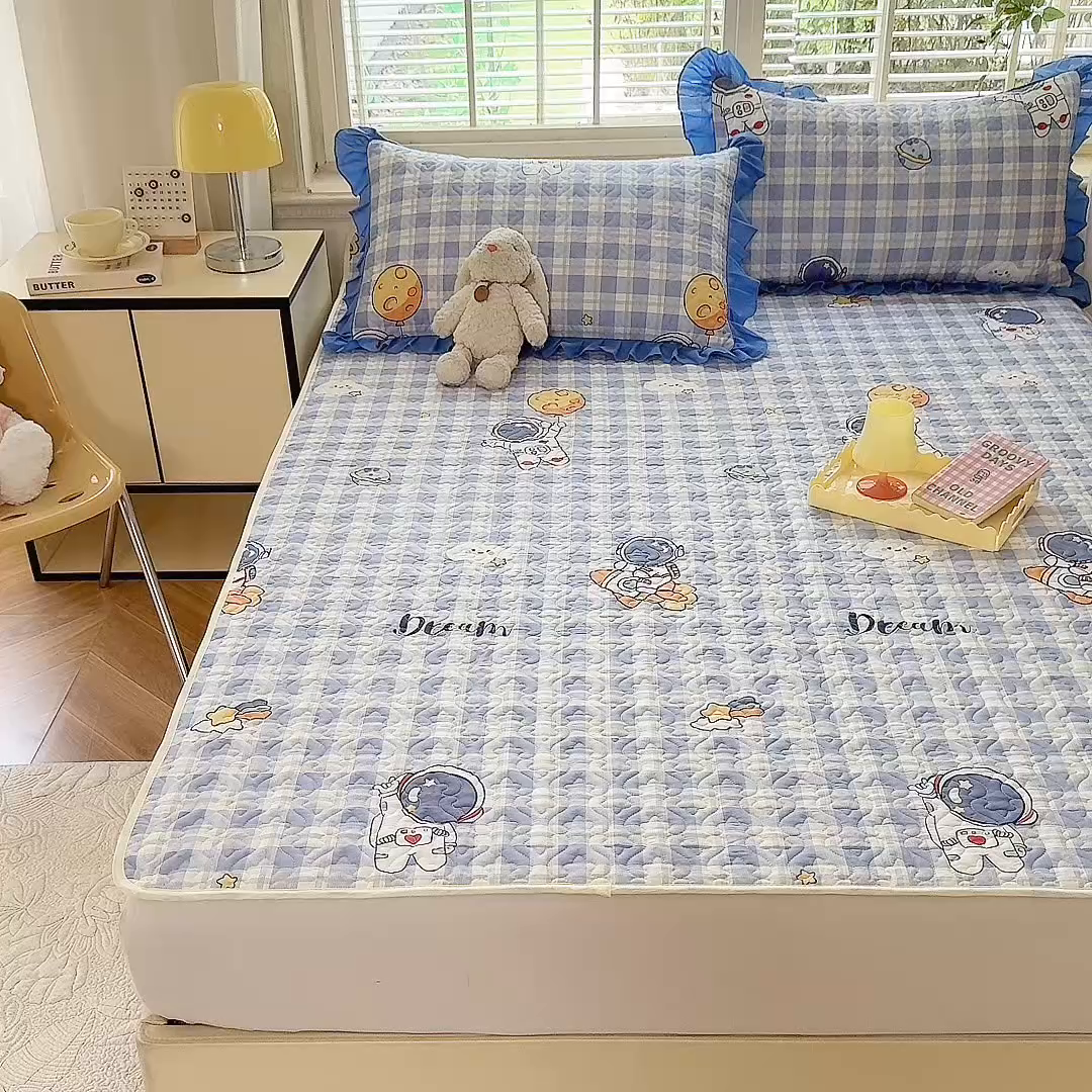 91家纺网 家纺一手货源 找家纺 美达家纺 新款A类全棉夹棉防滑可机洗床盖全棉直边软席款（可定制）太空驿站