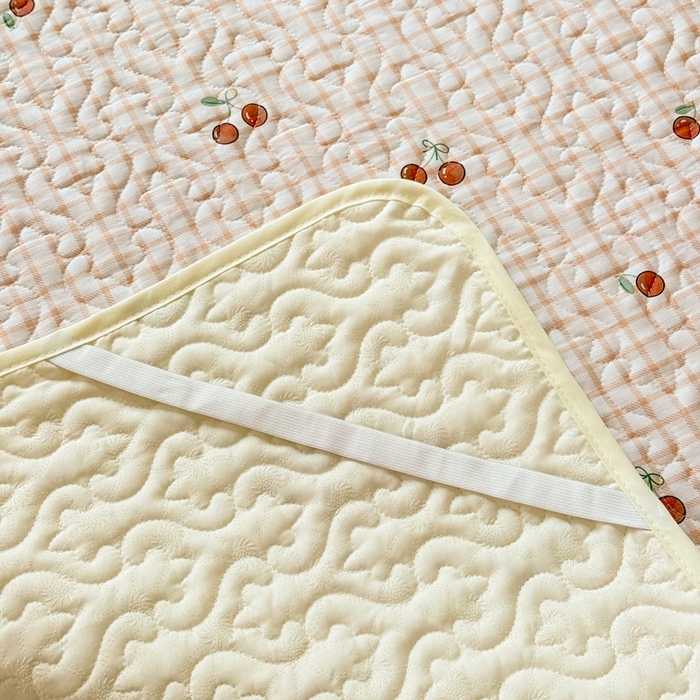 91家纺网 家纺一手货源 找家纺 美达家纺 新款A类全棉夹棉防滑可机洗床盖全棉直边软席款（可定制）香颂