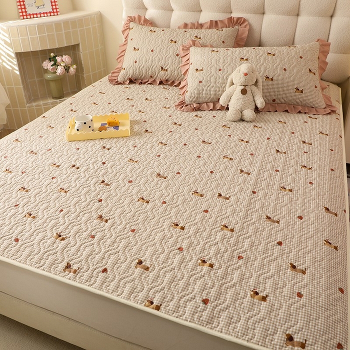 91家纺网 家纺一手货源 找家纺 美达家纺 新款A类全棉夹棉防滑可机洗床盖全棉直边软席款（可定制）快乐追梦