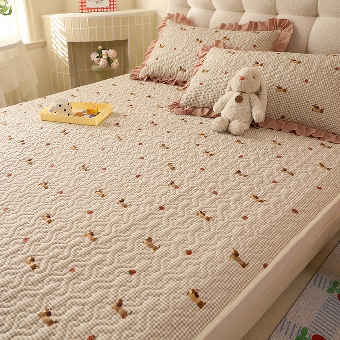 91家纺网 家纺一手货源 找家纺 美达家纺 新款A类全棉夹棉防滑可机洗床盖全棉直边软席款（可定制）快乐追梦