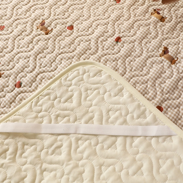 91家纺网 家纺一手货源 找家纺 美达家纺 新款A类全棉夹棉防滑可机洗床盖全棉直边软席款（可定制）快乐追梦