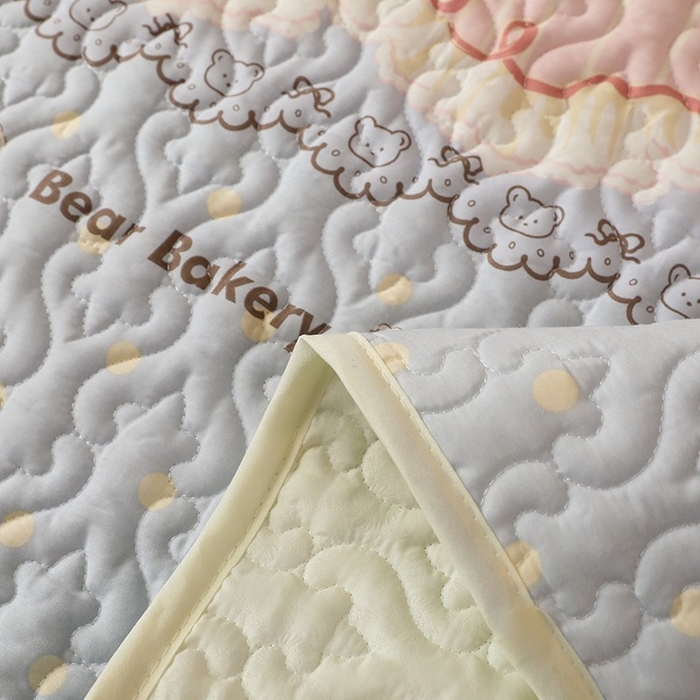 91家纺网 家纺一手货源 找家纺 美达家纺 新款A类全棉夹棉防滑可机洗床盖全棉直边软席款（可定制）熊仔派对