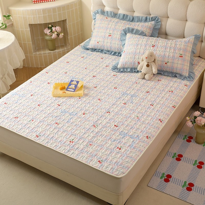 91家纺网 家纺一手货源 找家纺 美达家纺 新款A类全棉夹棉防滑可机洗床盖全棉直边软席款（可定制）樱桃乐园