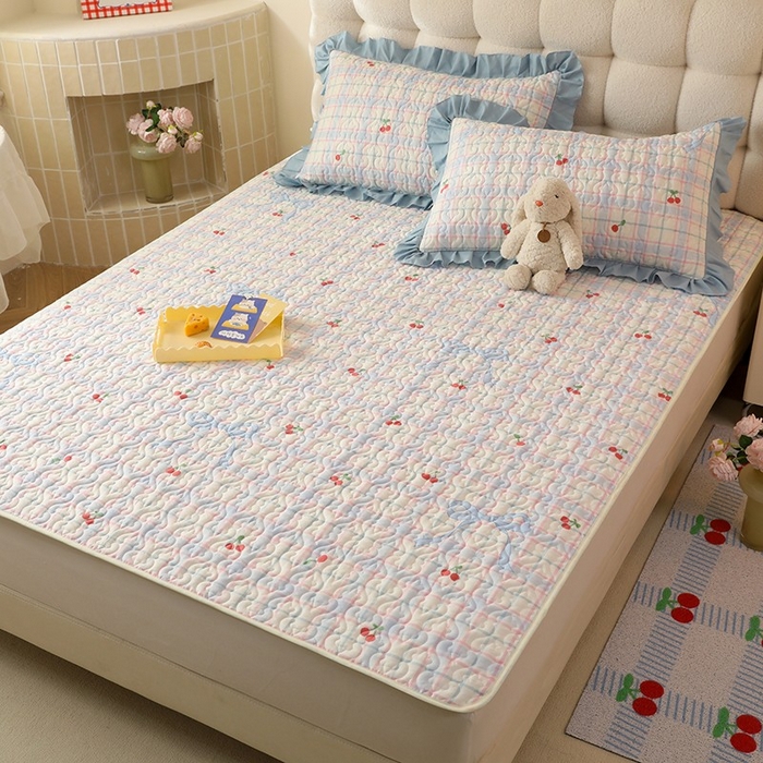 91家纺网 家纺一手货源 找家纺 美达家纺 新款A类全棉夹棉防滑可机洗床盖全棉直边软席款（可定制）樱桃乐园